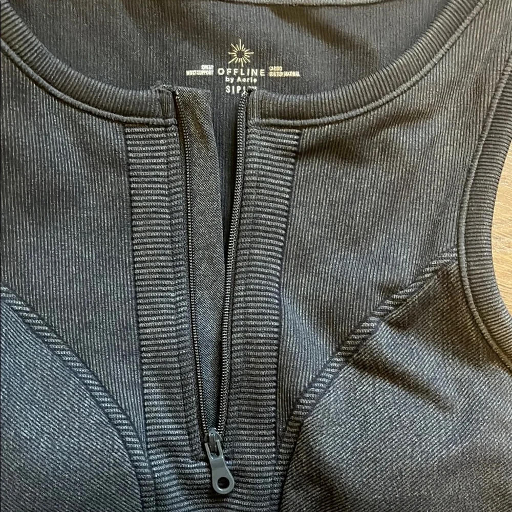Aerie Work Out Top - Picture 2 of 3